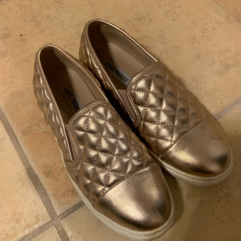 Steve Madden slip ons